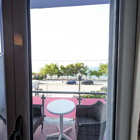 Okeania Seafront In Apartman Kaména Vúrla