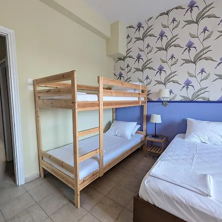 Apartman Okeania Seafront In Kaména Vúrla