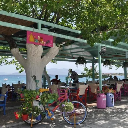דירה Okeania Seafront In קמנה וורלה
