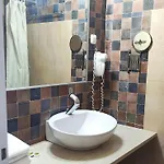Okeania Seafront In Apartment Kamena Vourla