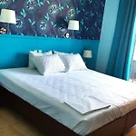 Okeania Seafront In Apartment *