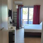 Okeania Seafront In Apartment