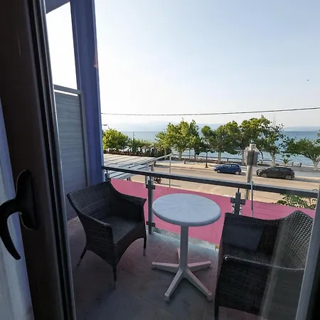 Daire Okeania Seafront In Kamena Vourla