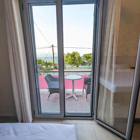 Okeania Seafront In Appartement