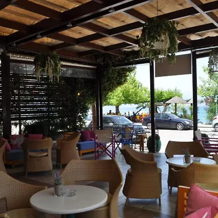 Appartement Okeania Seafront In