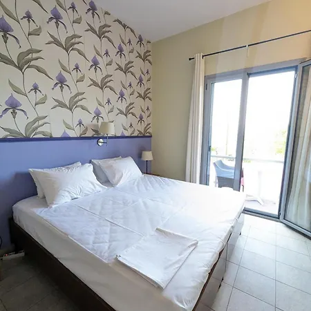 Okeania Seafront In Apartamento